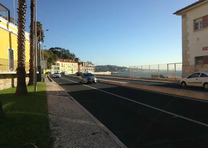 Beautiful Private Next To Lisbon - New Pansiyon *